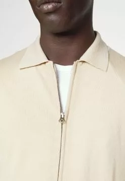 J.LINDEBERGNYLE ZIP CARDIGAN - Kofta - Safari Beige 13 J.LINDEBERGNYLE ZIP CARDIGAN - Kofta - Safari Beige -J.Lindeberg Affär 0b6e5c47c11640e19eca285e65ffa0a4