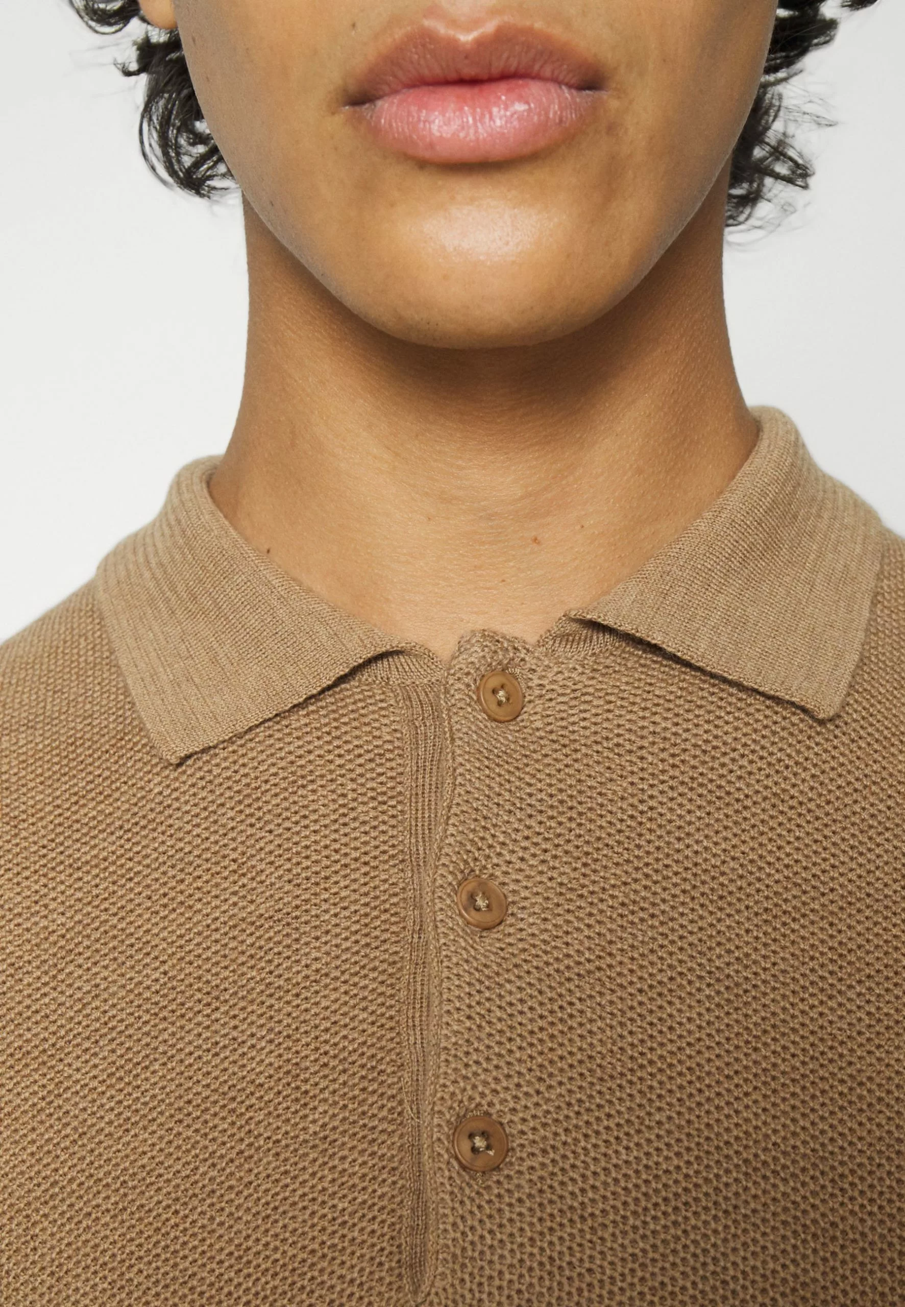 J.LINDEBERGNOLYN - Stickad Tröja - Tiger Brown 6 J.LINDEBERGNOLYN - Stickad Tröja - Tiger Brown - Bild 6