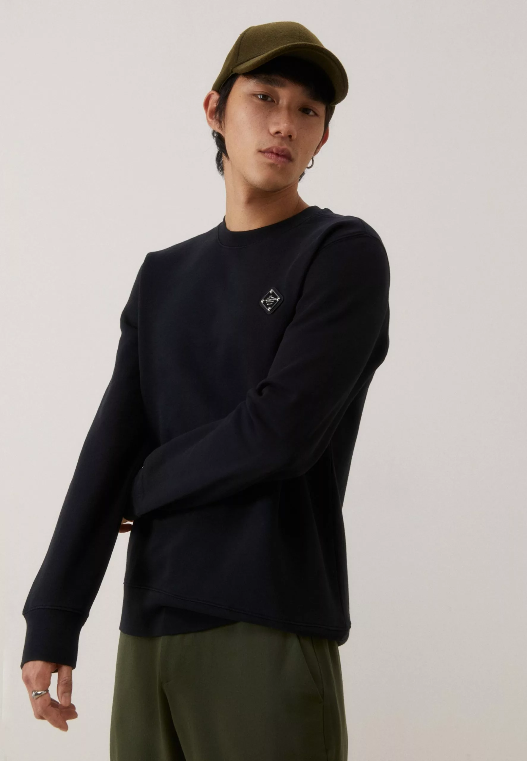 J.LINDEBERGTHROW PATCH C NECK - Sweatshirt - Black 1 J.LINDEBERGTHROW PATCH C NECK - Sweatshirt - Black