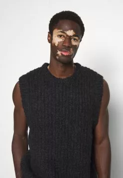 J.LINDEBERGALFONS SLIPOVER - Stickad Tröja - Black -J.Lindeberg Affär 13205fe69f274964a2f714551d1d9ca2