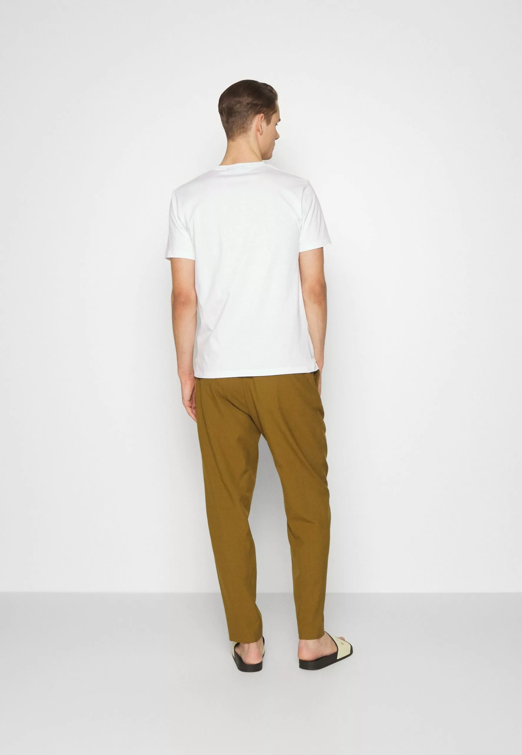 J.LINDEBERGSID - T-shirt - Bas - White 3 J.LINDEBERGSID - T-shirt - Bas - White - Bild 3