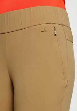 J.LINDEBERGNEA PULL ON GOLF PANT - Tygbyxor - Tiger Brown 11 J.LINDEBERGNEA PULL ON GOLF PANT - Tygbyxor - Tiger Brown -J.Lindeberg Affär 1697eaebce154d1691167230359f1d84