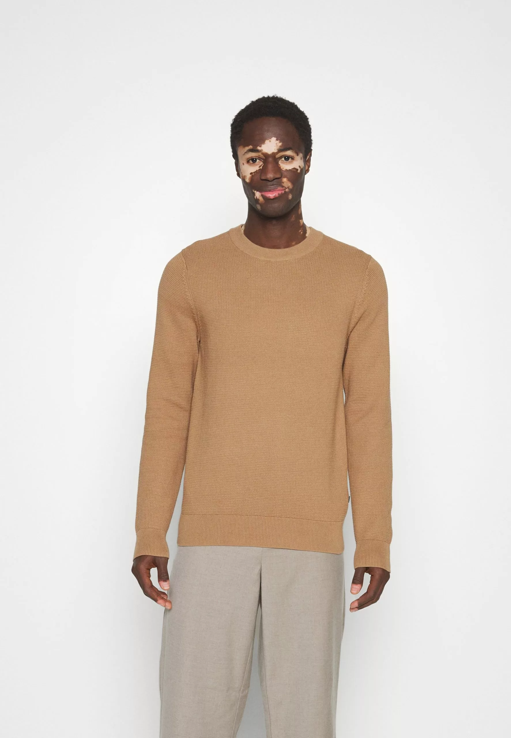 J.LINDEBERGARCHER STRUCTURE - Stickad Tröja - Chipmunk 3 J.LINDEBERGARCHER STRUCTURE - Stickad Tröja - Chipmunk - Bild 3