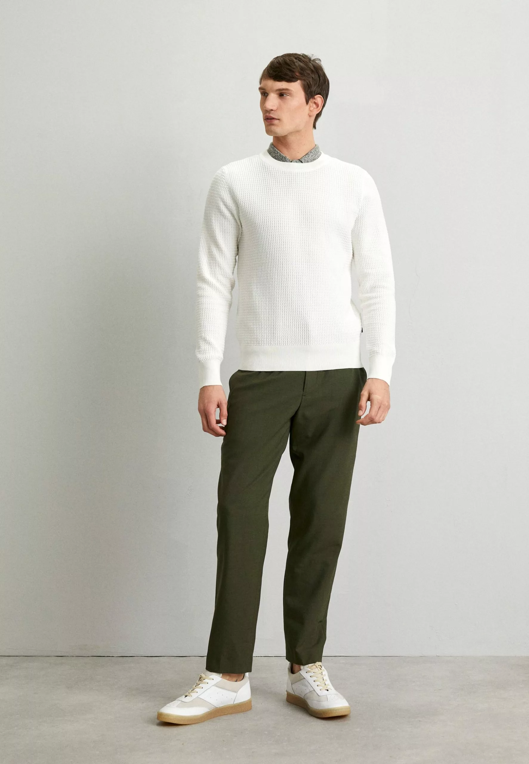 J.LINDEBERGARTHUR - Stickad Tröja - Cloud White 2 J.LINDEBERGARTHUR - Stickad Tröja - Cloud White - Bild 2