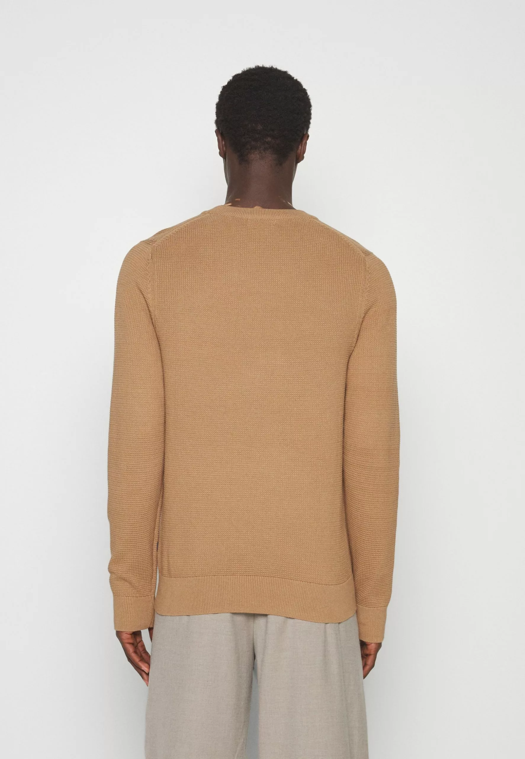 J.LINDEBERGARCHER STRUCTURE - Stickad Tröja - Chipmunk 4 J.LINDEBERGARCHER STRUCTURE - Stickad Tröja - Chipmunk - Bild 4