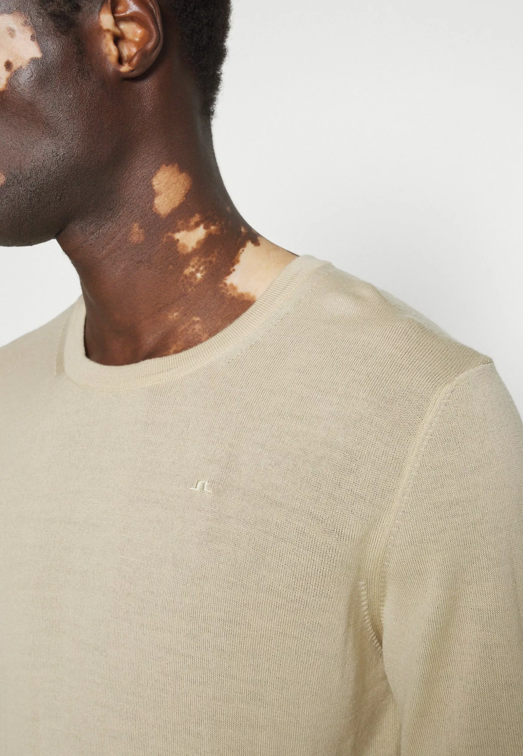 J.LINDEBERGLYLE LIGHT CREW NECK - Stickad Tröja - Safari Beige 7 J.LINDEBERGLYLE LIGHT CREW NECK - Stickad Tröja - Safari Beige - Bild 7
