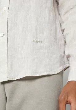 J.LINDEBERGSkjorta - Safari Beige 13 J.LINDEBERGSkjorta - Safari Beige -J.Lindeberg Affär 26d4f7b99873447e835e5a243bfe2791