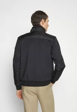 J.LINDEBERGDOVID HYBRID JACKET - Allvädersjacka - Black 13 J.LINDEBERGDOVID HYBRID JACKET - Allvädersjacka - Black -J.Lindeberg Affär 26de472169e74043a1a7b59fc9cbedfe