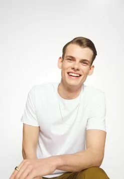 J.LINDEBERGSID - T-shirt - Bas - White 11 J.LINDEBERGSID - T-shirt - Bas - White -J.Lindeberg Affär 26fa2863a24c4218854282adaa9011e0