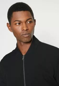 J.LINDEBERGTHOM - Bomberjacka - Black 10 J.LINDEBERGTHOM - Bomberjacka - Black -J.Lindeberg Affär 2d4fe7f5cfa64d22b7fab2e030b30b45