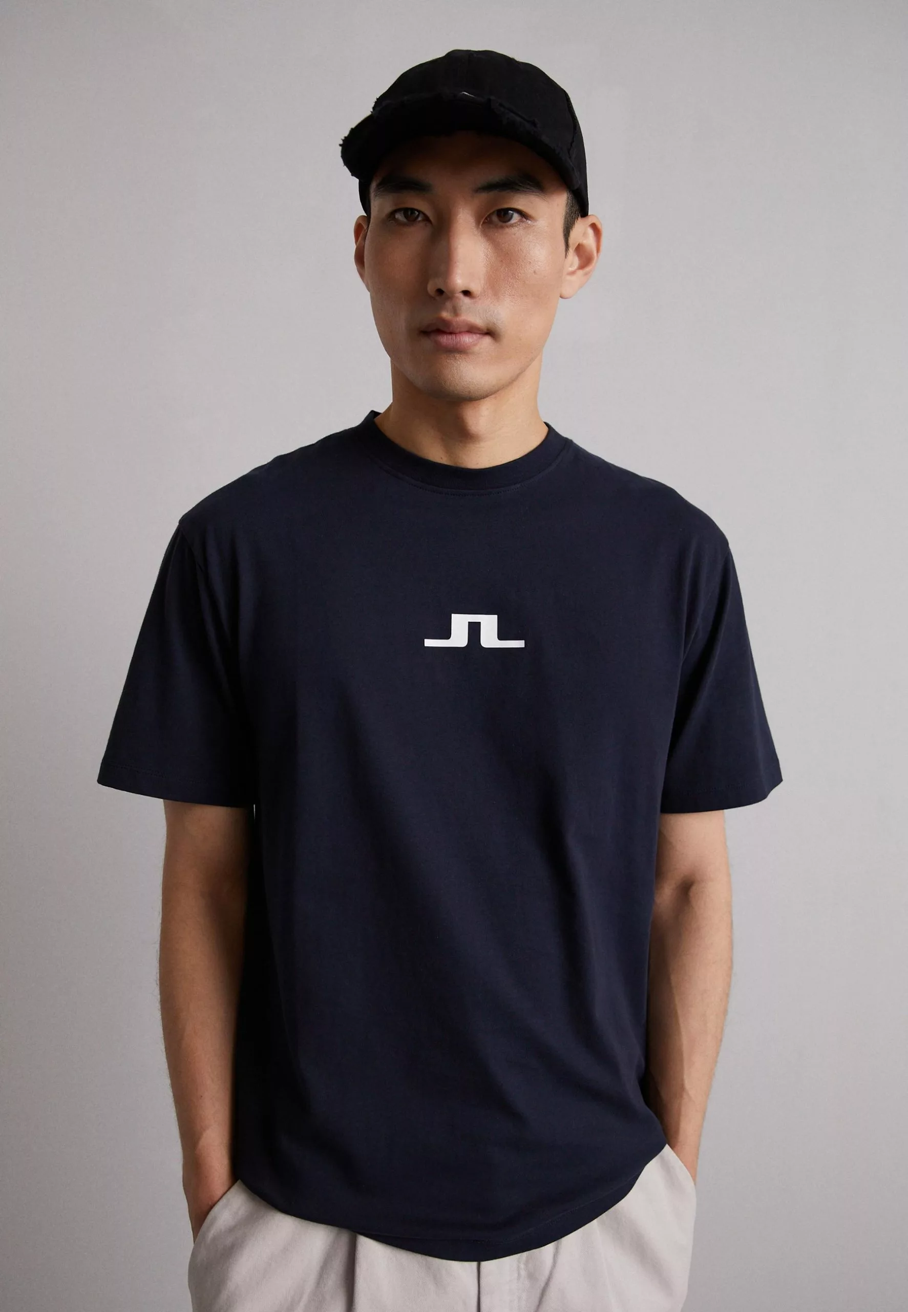 J.LINDEBERGDARCY LOGO TEE - T-shirt Med Print - Navy 1 J.LINDEBERGDARCY LOGO TEE - T-shirt Med Print - Navy