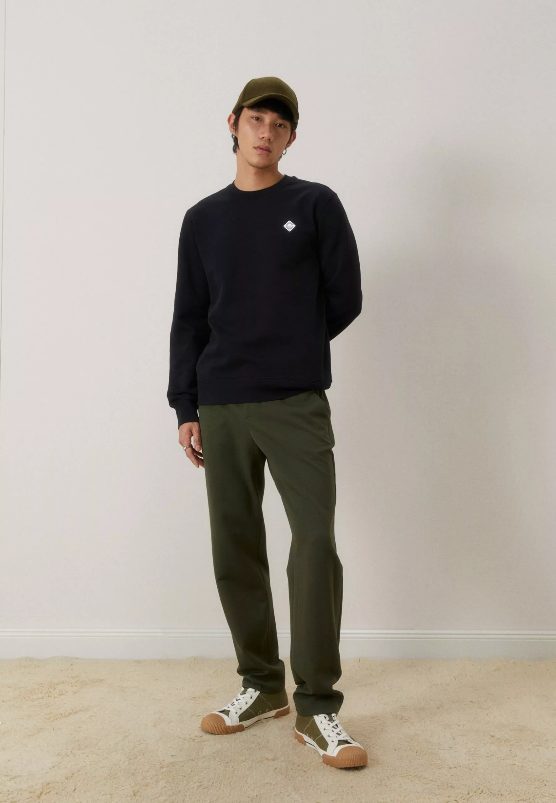 J.LINDEBERGTHROW PATCH C NECK - Sweatshirt - Black 2 J.LINDEBERGTHROW PATCH C NECK - Sweatshirt - Black - Bild 2