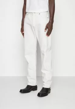 J.LINDEBERGJOHNNY LOOSE JEANS - Jeans Relaxed Fit - White 10 J.LINDEBERGJOHNNY LOOSE JEANS - Jeans Relaxed Fit - White -J.Lindeberg Affär 3949f11c575a4b47b3b7a26ed660d46b