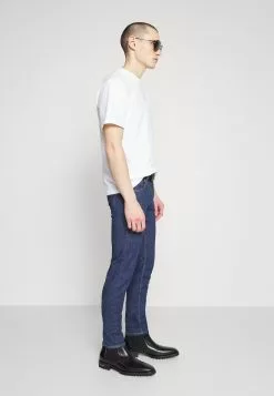 J.LINDEBERGDALE LOGO PATCH - T-shirt - Bas - White 11 J.LINDEBERGDALE LOGO PATCH - T-shirt - Bas - White -J.Lindeberg Affär 3fdbd41c588b41a5a1d9e3bd8edacc9b