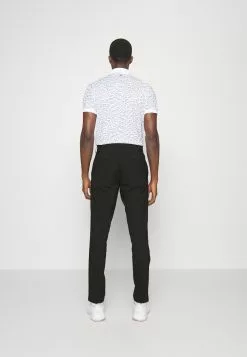 J.LINDEBERGELOF PANT - Tygbyxor - Black 8 J.LINDEBERGELOF PANT - Tygbyxor - Black -J.Lindeberg Affär 46bf92d5fa634814a36fb581f5025375