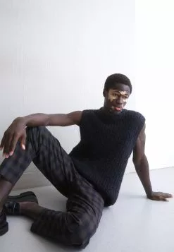 J.LINDEBERGALFONS SLIPOVER - Stickad Tröja - Black