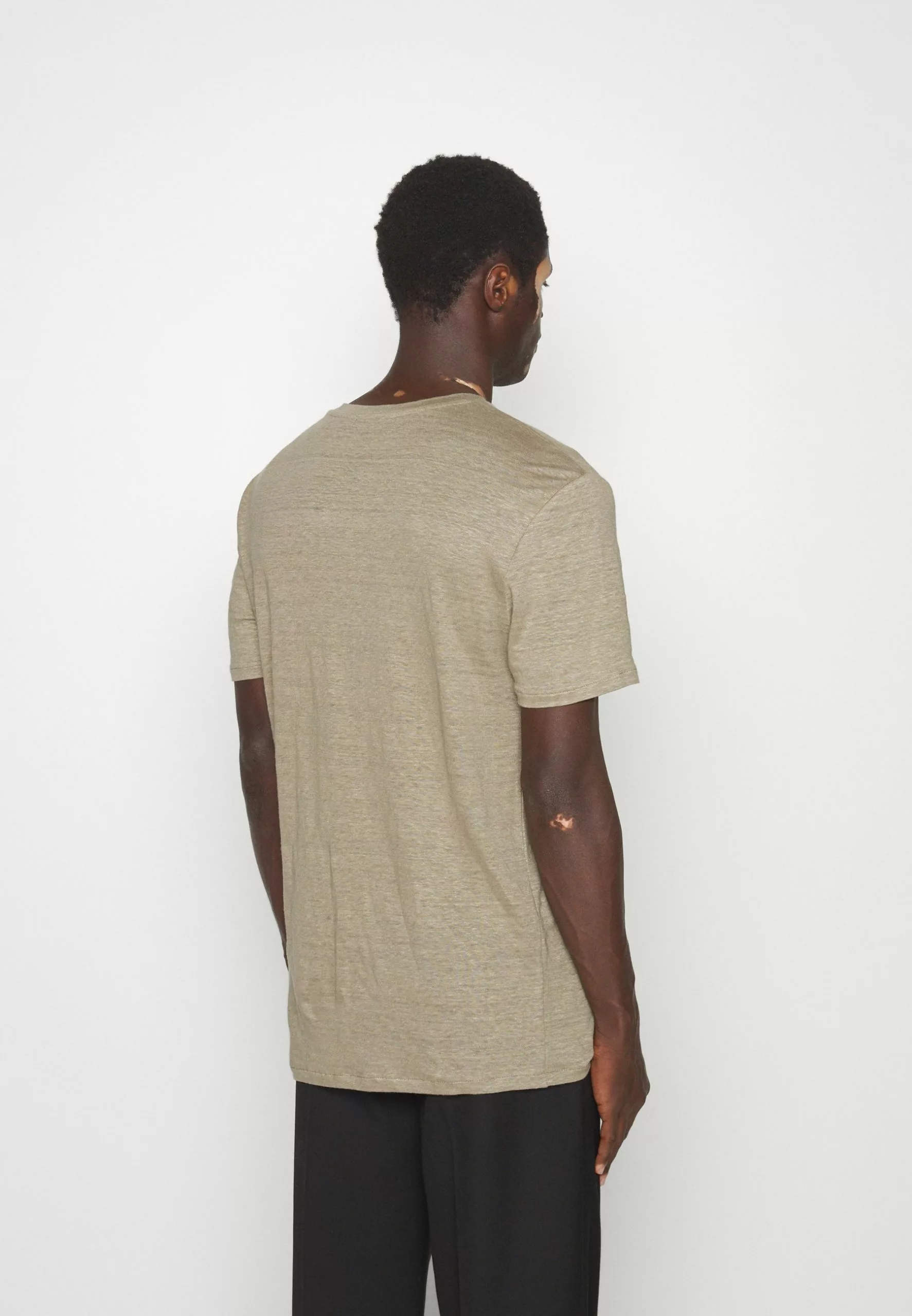 J.LINDEBERGCOMA TEE - T-shirt - Bas - Aloe 4 J.LINDEBERGCOMA TEE - T-shirt - Bas - Aloe - Bild 4