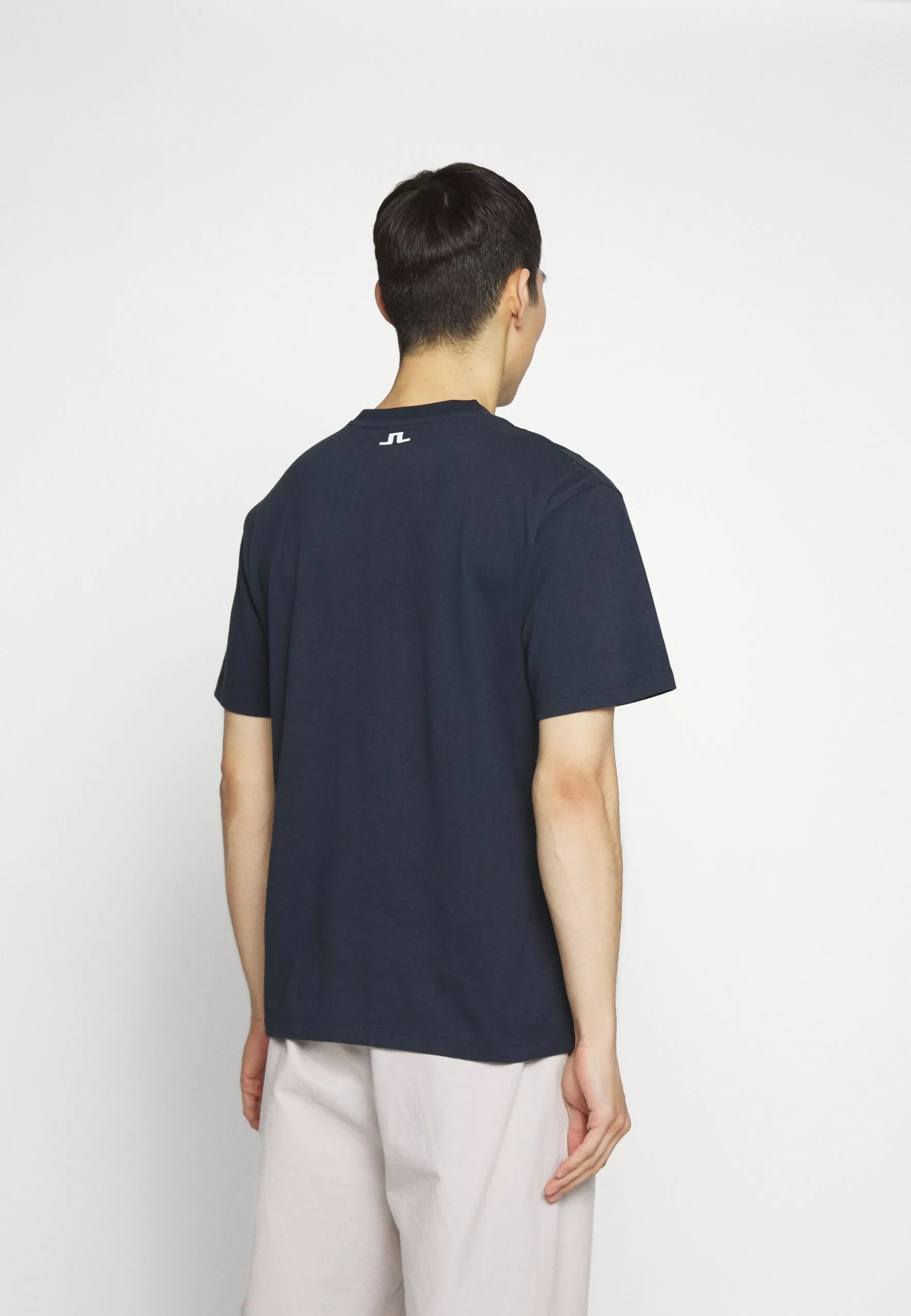 J.LINDEBERGDARCY LOGO TEE - T-shirt Med Print - Navy 4 J.LINDEBERGDARCY LOGO TEE - T-shirt Med Print - Navy - Bild 4