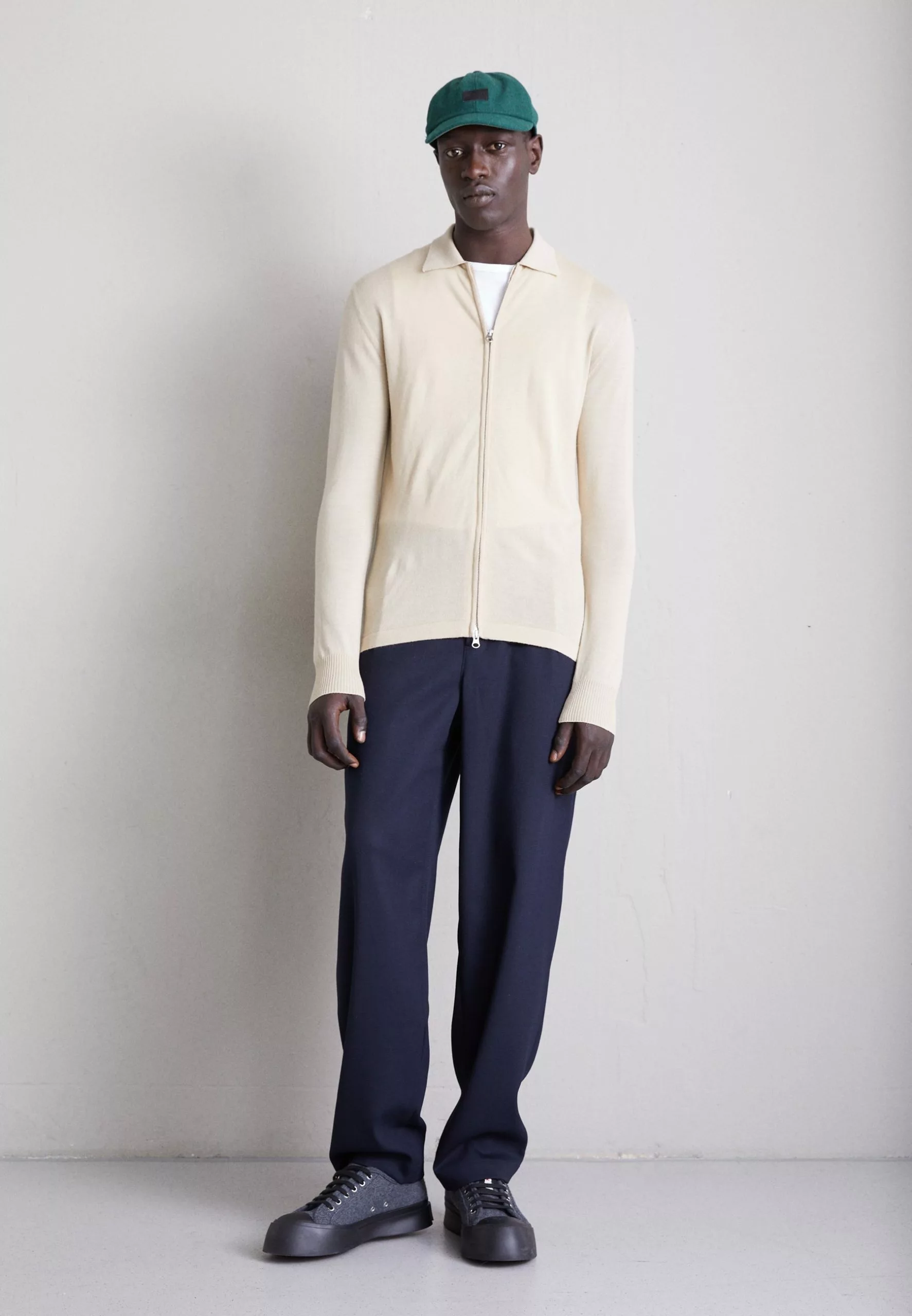 J.LINDEBERGNYLE ZIP CARDIGAN - Kofta - Safari Beige 2 J.LINDEBERGNYLE ZIP CARDIGAN - Kofta - Safari Beige - Bild 2