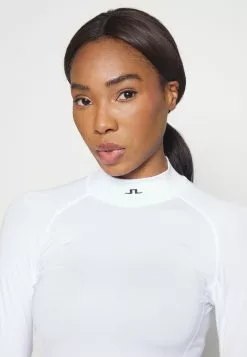 J.Lindeberg SportsASA SOFT COMPRESSION - T-shirt Till Träning - White 9 J.Lindeberg SportsASA SOFT COMPRESSION - T-shirt Till Träning - White -J.Lindeberg Affär 64387465c83f4861b27b8804874ec651