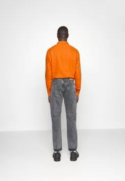 J.LINDEBERGCODY ASH REGULAR - Jeans Tapered Fit - Black 10 J.LINDEBERGCODY ASH REGULAR - Jeans Tapered Fit - Black -J.Lindeberg Affär 66985332d2da4442a76c8c106b544eec