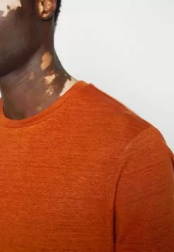 J.LINDEBERGCOMA TEE - T-shirt - Bas - Bombay Brown 13 J.LINDEBERGCOMA TEE - T-shirt - Bas - Bombay Brown -J.Lindeberg Affär 6ed83466d0774f429d5931ca7237ee61