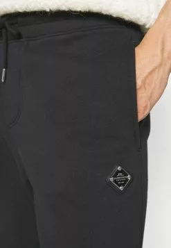 J.LINDEBERGTHROW PATCH PANTS - Träningsbyxor - Black 13 J.LINDEBERGTHROW PATCH PANTS - Träningsbyxor - Black -J.Lindeberg Affär 7058a7c509d74872b7f8c9b4c28d08c7