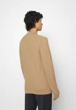 J.LINDEBERGNOLYN - Stickad Tröja - Tiger Brown 8 J.LINDEBERGNOLYN - Stickad Tröja - Tiger Brown -J.Lindeberg Affär 74811786154a4ef5b7b7d30f33cb36ad