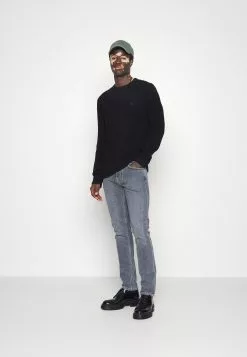 J.LINDEBERGYURI LOGO CREW - Stickad Tröja - Black 11 J.LINDEBERGYURI LOGO CREW - Stickad Tröja - Black -J.Lindeberg Affär 78011aaf3c3446d4a84e2c1a086fc6bc