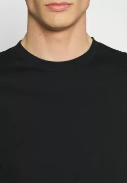 J.LINDEBERGSID - T-shirt - Bas - Black 11 J.LINDEBERGSID - T-shirt - Bas - Black -J.Lindeberg Affär 901c7454a2704bd3b3ce738a16ab9048