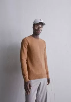 J.LINDEBERGARCHER STRUCTURE - Stickad Tröja - Chipmunk