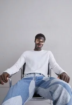 J.LINDEBERGARCHER STRUCTURE - Stickad Tröja - Cloud White