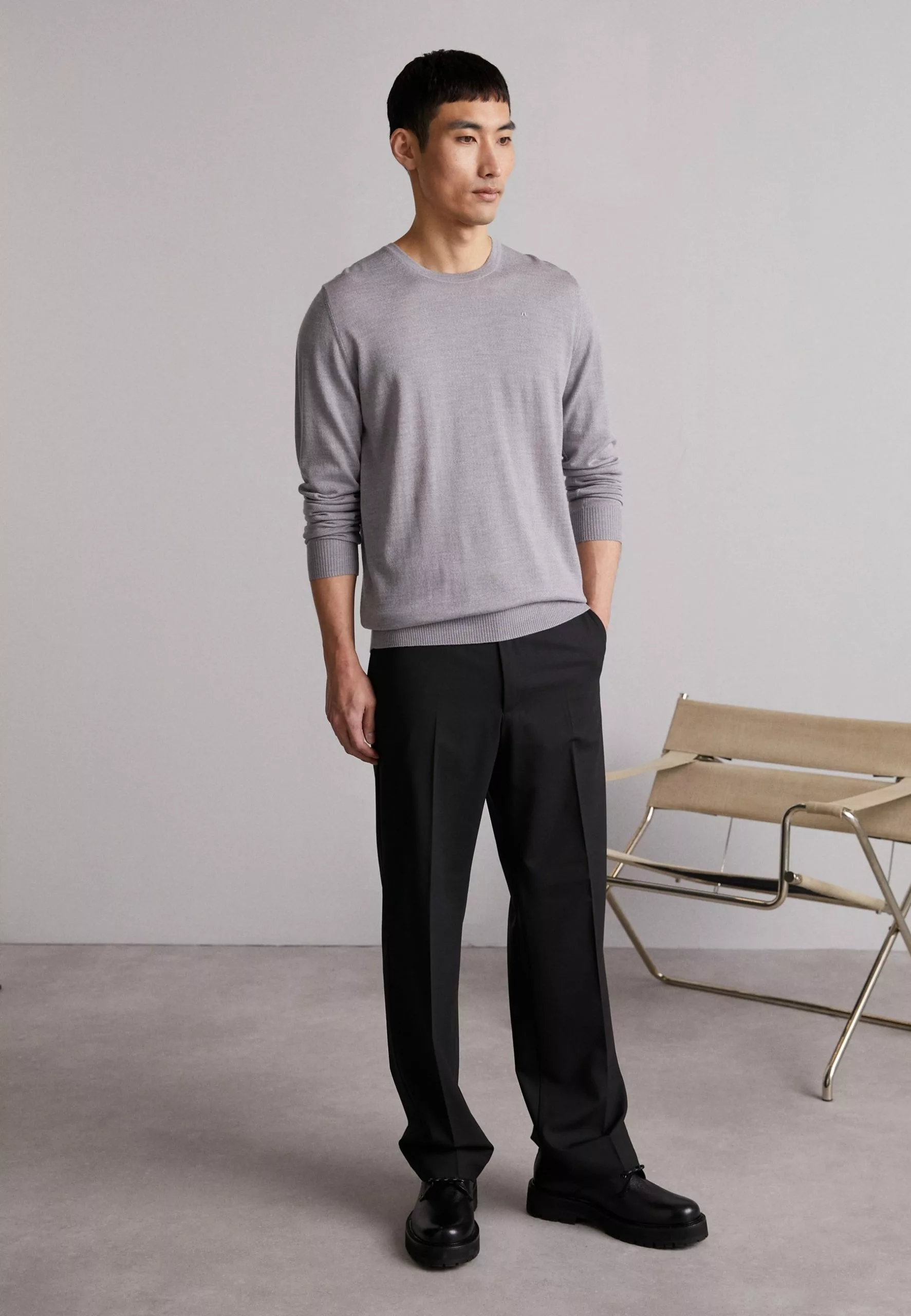 J.LINDEBERGLYLE LIGHT CREW NECK - Stickad Tröja - Light Grey Melange 2 J.LINDEBERGLYLE LIGHT CREW NECK - Stickad Tröja - Light Grey Melange - Bild 2