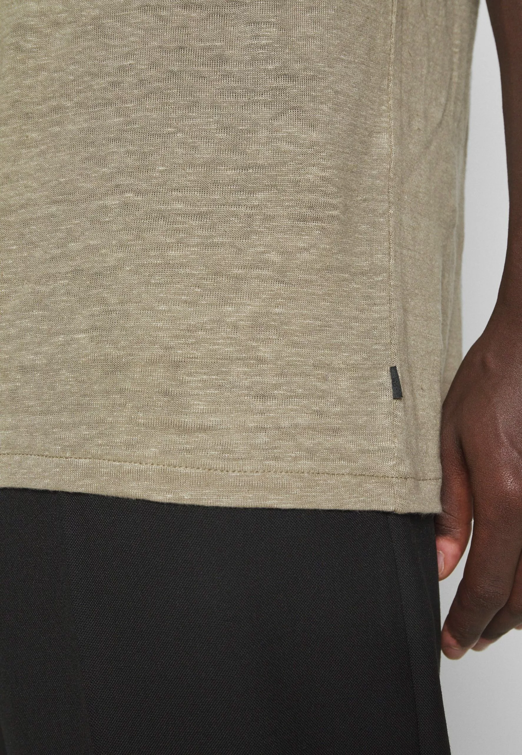 J.LINDEBERGCOMA TEE - T-shirt - Bas - Aloe 7 J.LINDEBERGCOMA TEE - T-shirt - Bas - Aloe - Bild 7