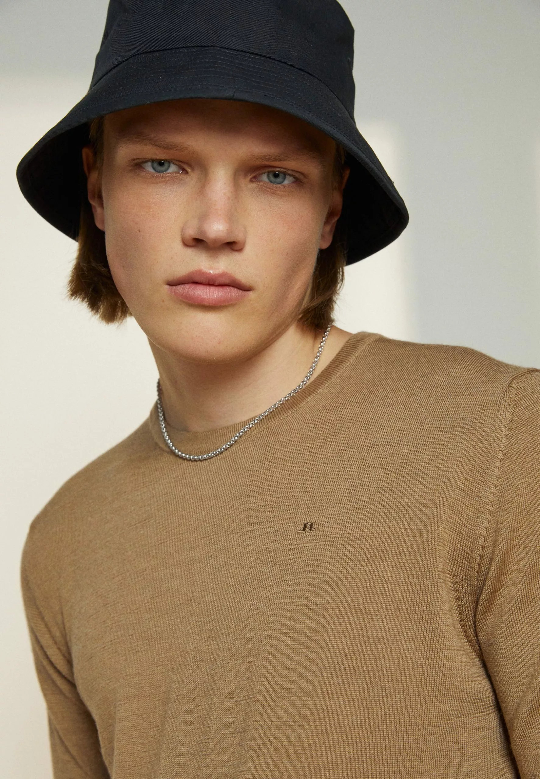 J.LINDEBERGLYLE CREW NECK - Stickad Tröja - Tiger Brown 1 J.LINDEBERGLYLE CREW NECK - Stickad Tröja - Tiger Brown