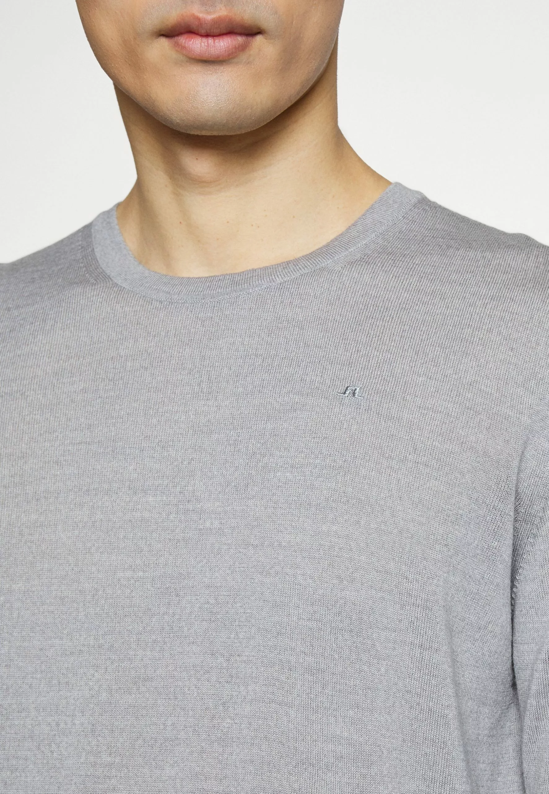 J.LINDEBERGLYLE LIGHT CREW NECK - Stickad Tröja - Light Grey Melange 7 J.LINDEBERGLYLE LIGHT CREW NECK - Stickad Tröja - Light Grey Melange - Bild 7