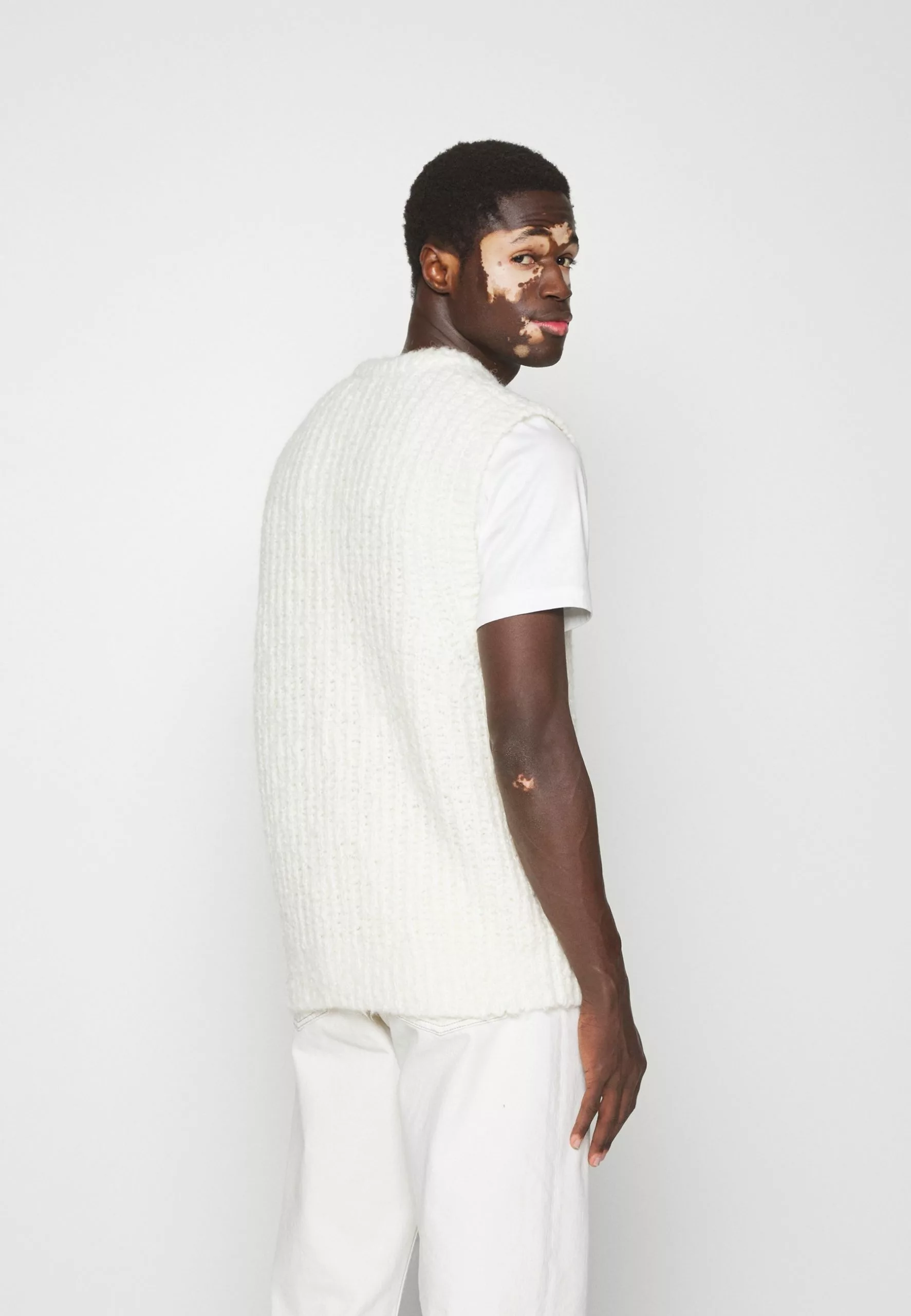 J.LINDEBERGALFONS SLIPOVER - Stickad Tröja - Cloud White 4 J.LINDEBERGALFONS SLIPOVER - Stickad Tröja - Cloud White - Bild 4