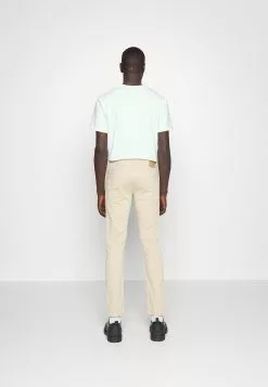 J.LINDEBERGJAY SOLID STRETCH - Jeans Slim Fit - Safari Beige 10 J.LINDEBERGJAY SOLID STRETCH - Jeans Slim Fit - Safari Beige -J.Lindeberg Affär c43cfdd4aef24fd0ad0e789c2b526fd1