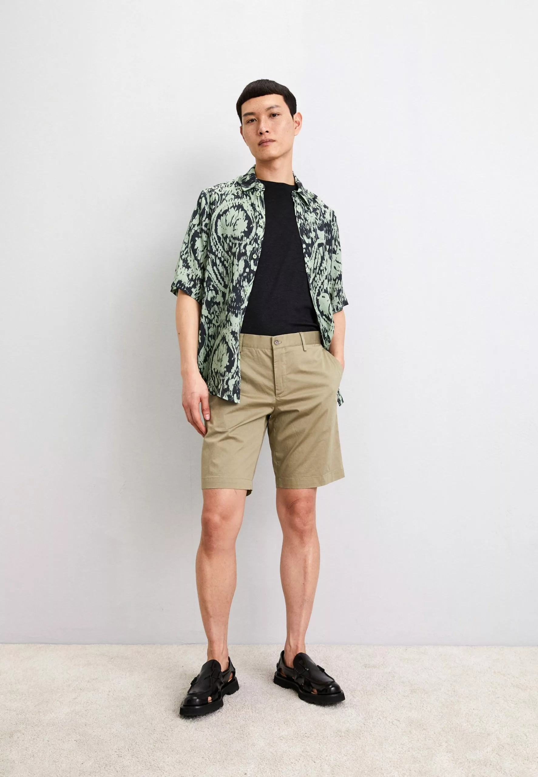 J.LINDEBERGNATHAN SUPER - Shorts - Aloe 2 J.LINDEBERGNATHAN SUPER - Shorts - Aloe - Bild 2