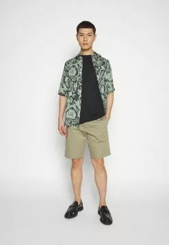 J.LINDEBERGNATHAN SUPER - Shorts - Aloe 11 J.LINDEBERGNATHAN SUPER - Shorts - Aloe -J.Lindeberg Affär c663ea4240cb41528d65951c9c2541c4