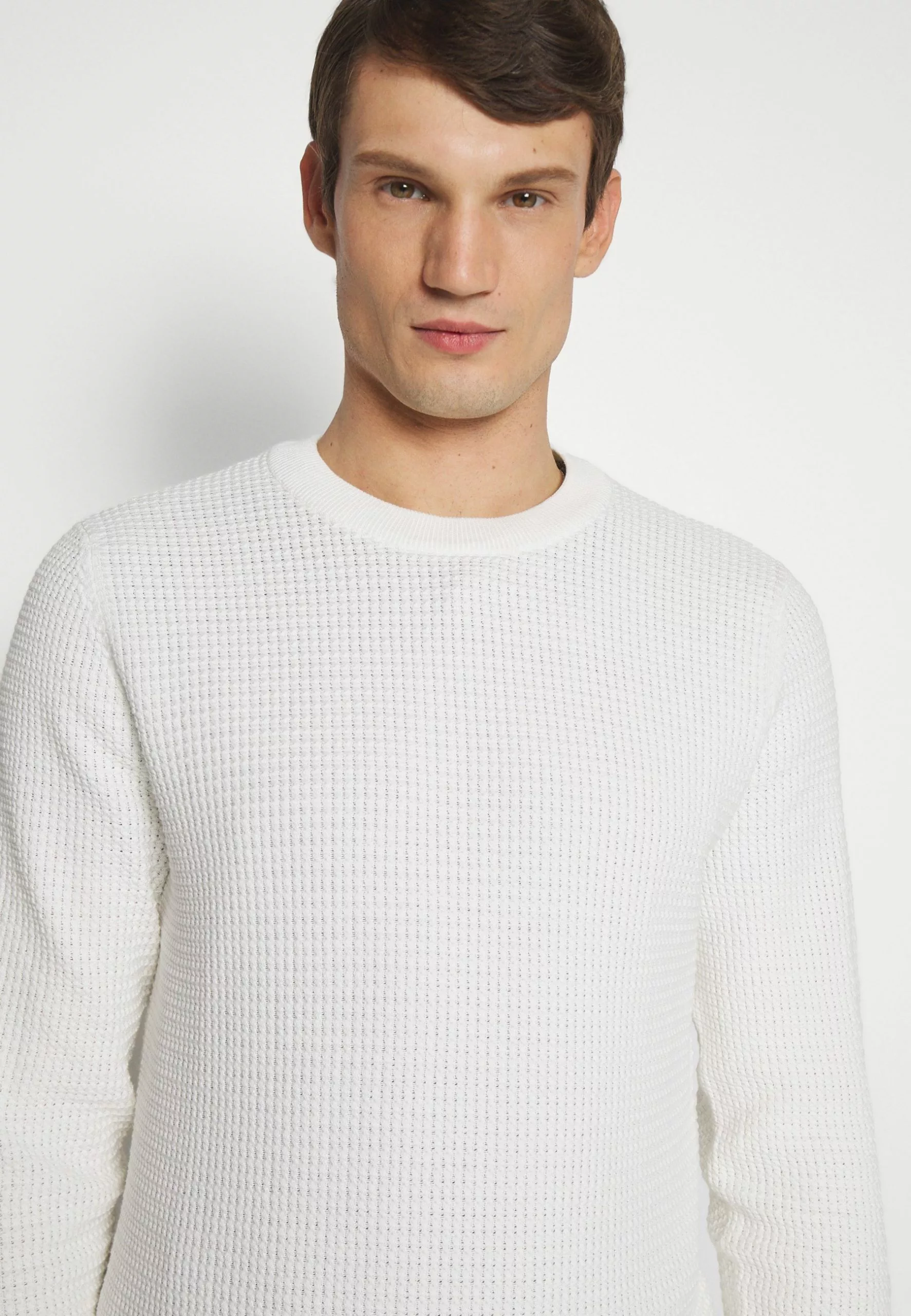 J.LINDEBERGARTHUR - Stickad Tröja - Cloud White 6 J.LINDEBERGARTHUR - Stickad Tröja - Cloud White - Bild 6