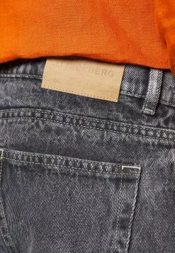 J.LINDEBERGCODY ASH REGULAR - Jeans Tapered Fit - Black 13 J.LINDEBERGCODY ASH REGULAR - Jeans Tapered Fit - Black -J.Lindeberg Affär d1410943c21045e083bf2f21ea732c42