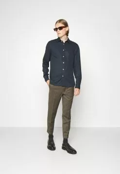 J.LINDEBERGCOMFORT - Kostymskjorta - Navy 8 J.LINDEBERGCOMFORT - Kostymskjorta - Navy -J.Lindeberg Affär d176d93d60d1463496c5d18f6538d00f