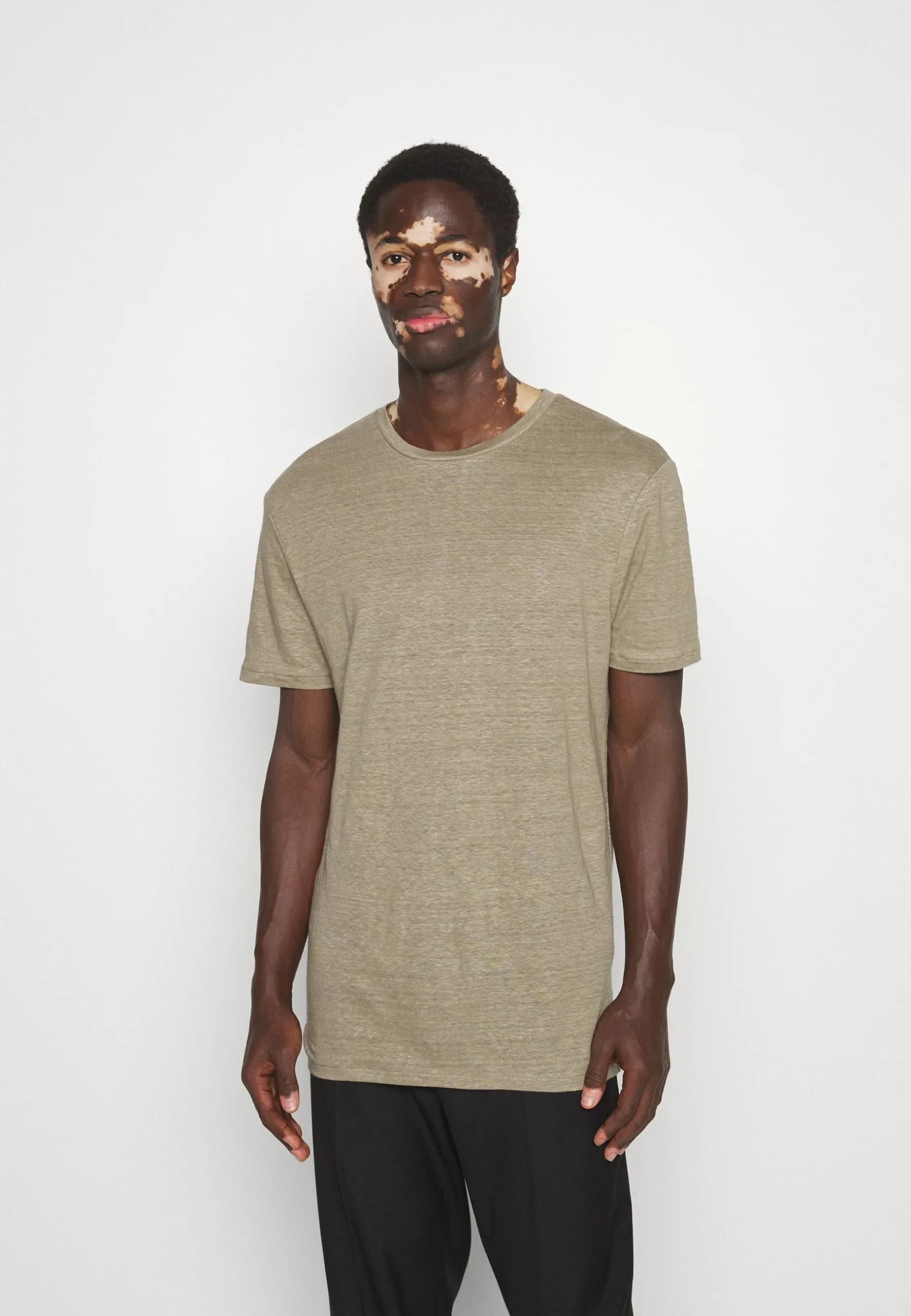 J.LINDEBERGCOMA TEE - T-shirt - Bas - Aloe 3 J.LINDEBERGCOMA TEE - T-shirt - Bas - Aloe - Bild 3