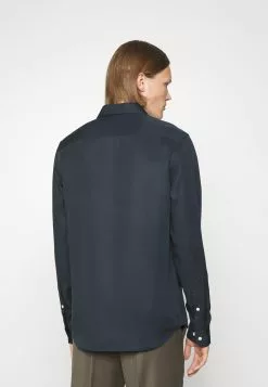 J.LINDEBERGCOMFORT - Kostymskjorta - Navy 11 J.LINDEBERGCOMFORT - Kostymskjorta - Navy -J.Lindeberg Affär dadebddab7224af18c8b5eb31b056f6a