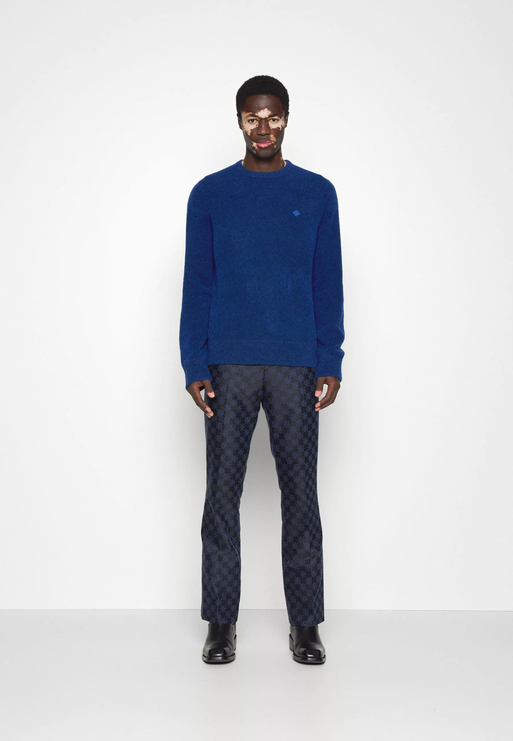 J.LINDEBERGYURI LOGO CREW - Stickad Tröja - Navy Peony 5 J.LINDEBERGYURI LOGO CREW - Stickad Tröja - Navy Peony - Bild 5