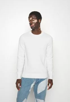 J.LINDEBERGARCHER STRUCTURE - Stickad Tröja - Cloud White 10 J.LINDEBERGARCHER STRUCTURE - Stickad Tröja - Cloud White -J.Lindeberg Affär f2927dd281174746a5eba819d005ca1d