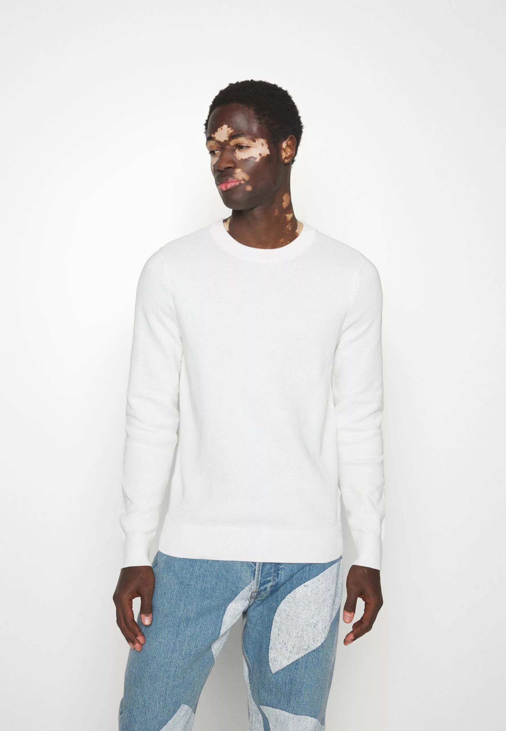 J.LINDEBERGARCHER STRUCTURE - Stickad Tröja - Cloud White 3 J.LINDEBERGARCHER STRUCTURE - Stickad Tröja - Cloud White - Bild 3