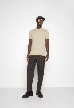 J.LINDEBERGRIDGE - Piké - Safari Beige -J.Lindeberg Affär f3fe5c404e0d4afe8f2716aa288e76aa