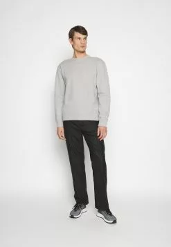J.LINDEBERGCHIP CREW NECK - Sweatshirt - Light Grey 12 J.LINDEBERGCHIP CREW NECK - Sweatshirt - Light Grey -J.Lindeberg Affär f794bcffef7a4f88a7f32d47b4e83756